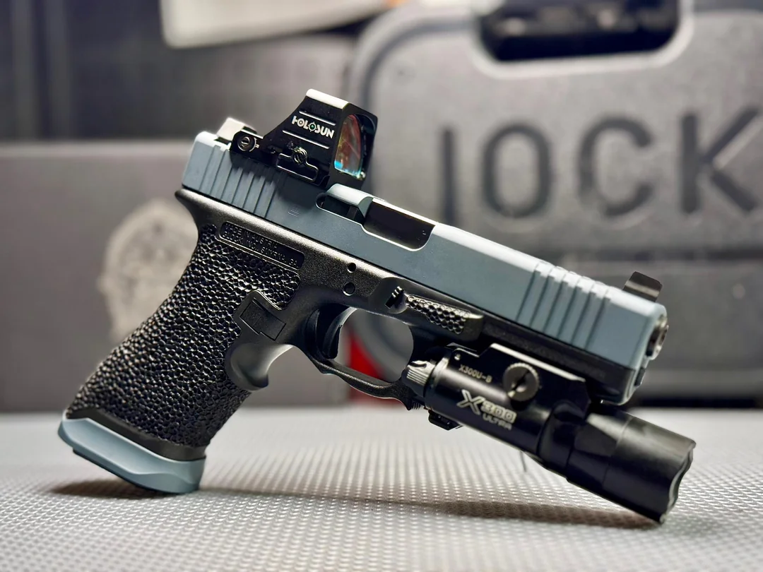 Glock 17 — Cold War Grey — Two-Tone Cerakote · Stipple